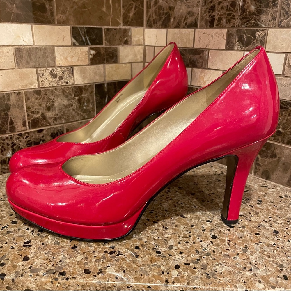 Tahari Women’s Platform Patent Leather Pumps “Lonnie” Real Red Size 8.5